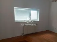 Izdavanje, kuća, 300m², Savski Venac, Beograd - image 13