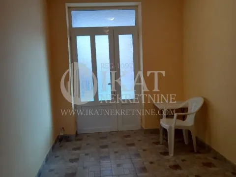 Prodaja, kuća, 397m², Petlovo Brdo, Beograd - image 16