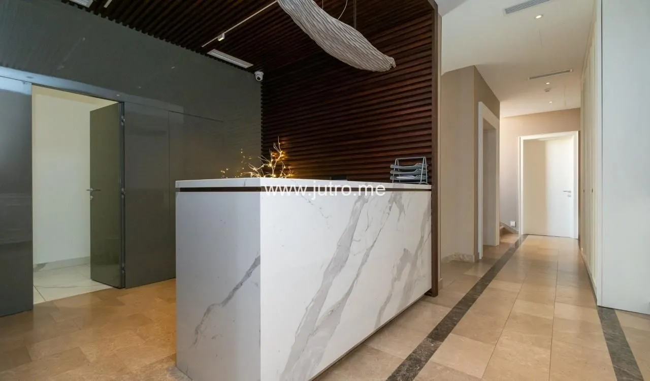Prodaja, dvosoban stan, 103m², Centar, Tivat