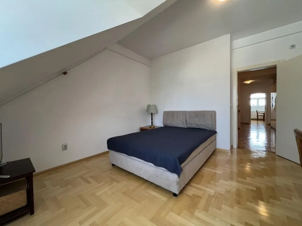 Rent, four bedroom apartment, 135m², Vračar Hram, Vračar Sve Podlokacije