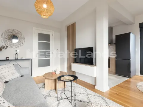 Izdavanje, dvosoban stan, 66m², Centar, Tivat - image 3