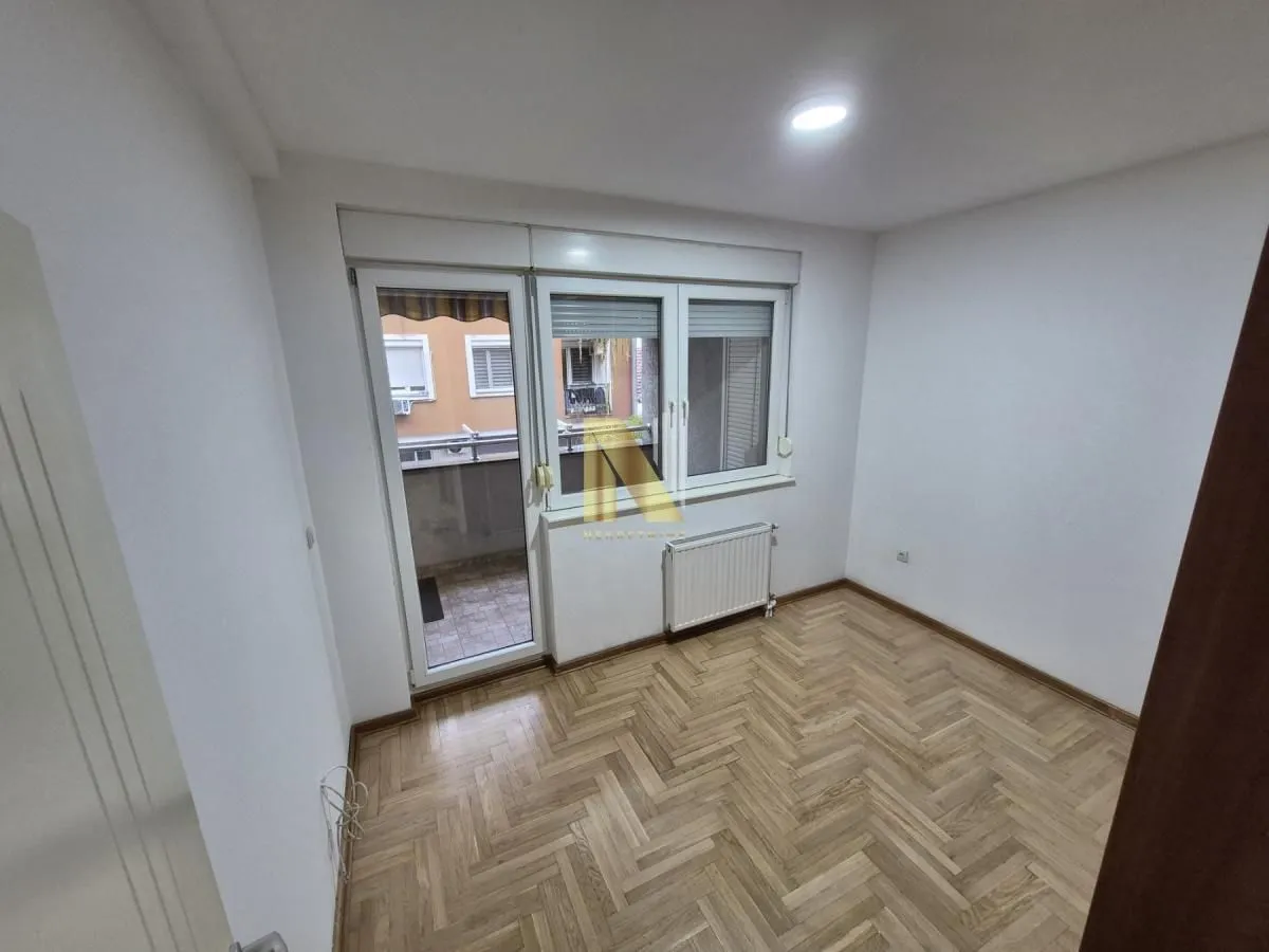 Izdavanje, četvorosoban stan, 89m², Socijalno, Novi Sad Sve Podlokacije