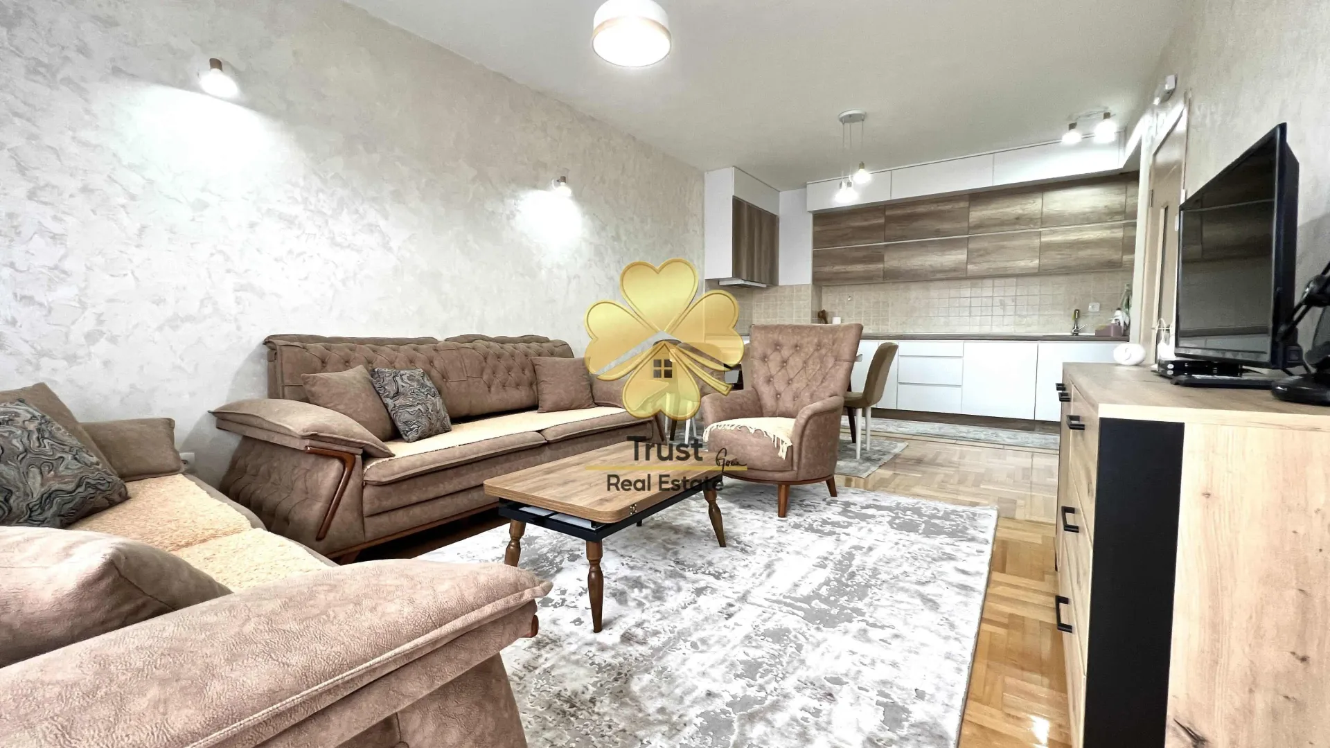 Izdavanje, dvosoban stan, 65m², Stari Aerodrom, Podgorica