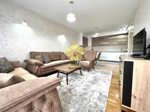 Izdavanje, dvosoban stan, 65m², Stari Aerodrom, Podgorica