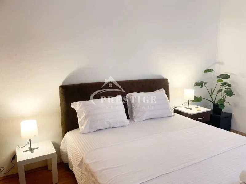 Izdavanje, dvosoban stan, 60m², Blok 5, Podgorica