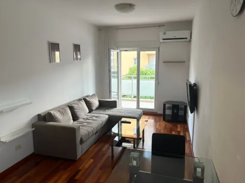 Izdavanje, jednosoban stan, 44m², City Kvart, Podgorica - image 1