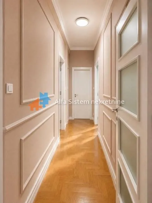Izdavanje, četvorosoban stan, 95m², Savski Venac, Beograd