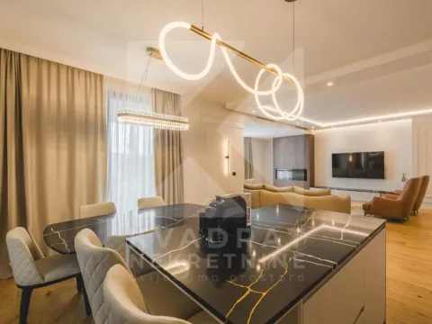 Prodaja, trosoban stan, 148m², Stara Varoš, Podgorica - image 4