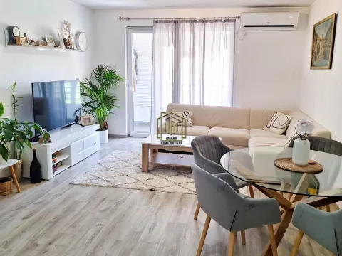 Prodaja, dvosoban stan, 72m², Gintaš, Podgorica - image 1