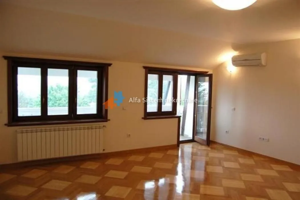 Izdavanje, stan, 300m², Savski Venac, Beograd