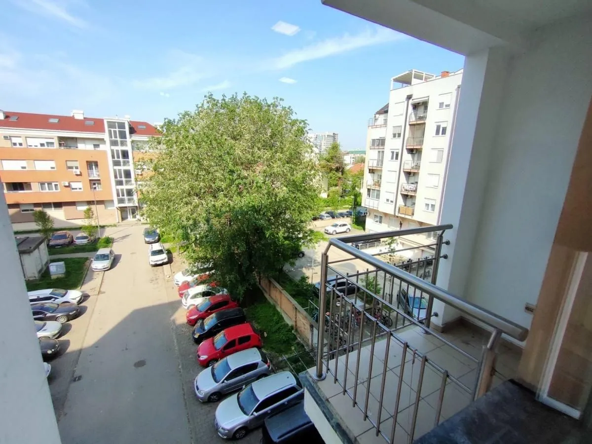 Izdavanje, garsonjera, 25m², Grbavica, Novi Sad Sve Podlokacije