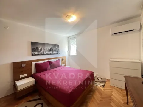 Rent, two bedroom apartment, 78m², Blok 5, Podgorica - image 8