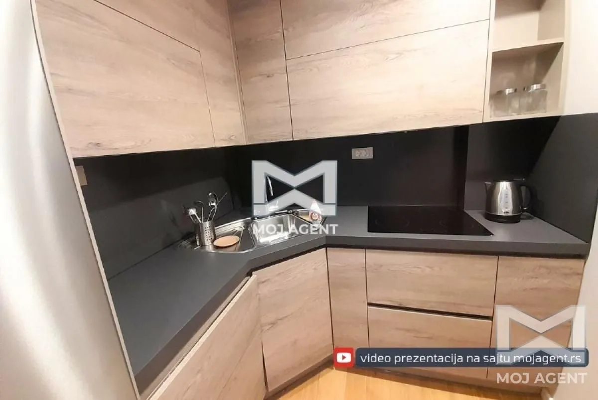Izdavanje, trosoban stan, 76m², Niš, Srbija