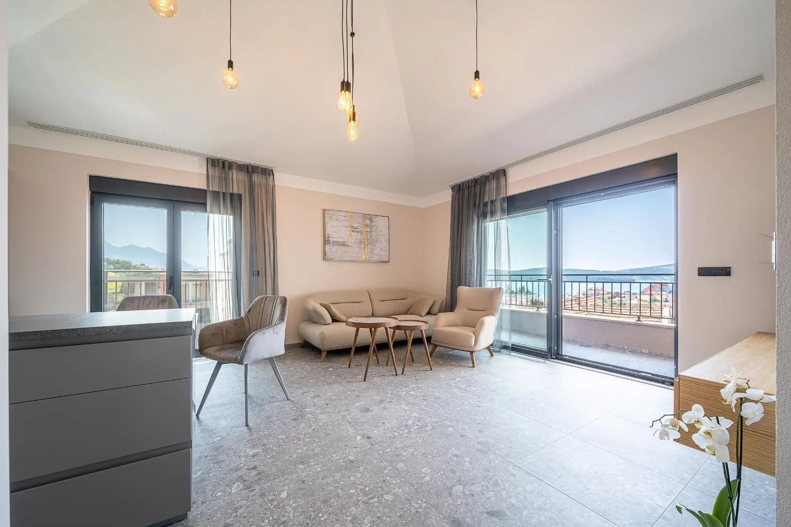 Prodaja, dvosoban stan, 78m², Centar, Tivat