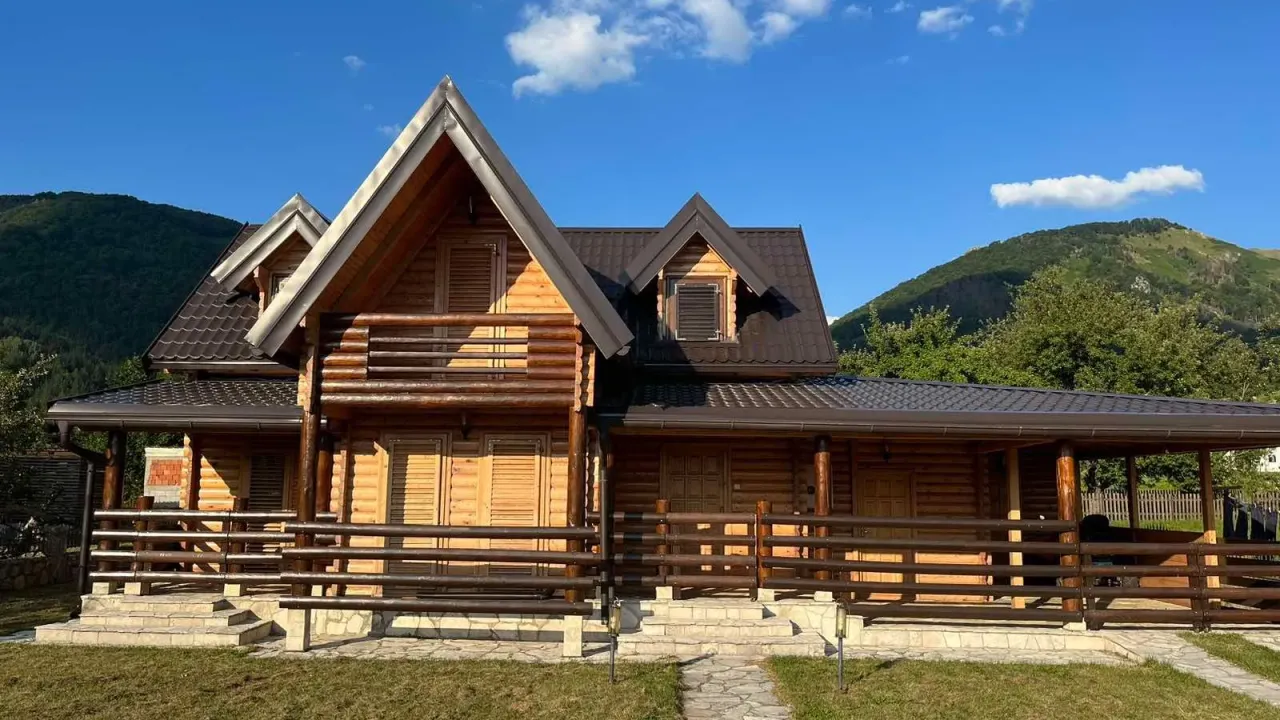 Sale, house, 180m², Kolašin, Crna Gora