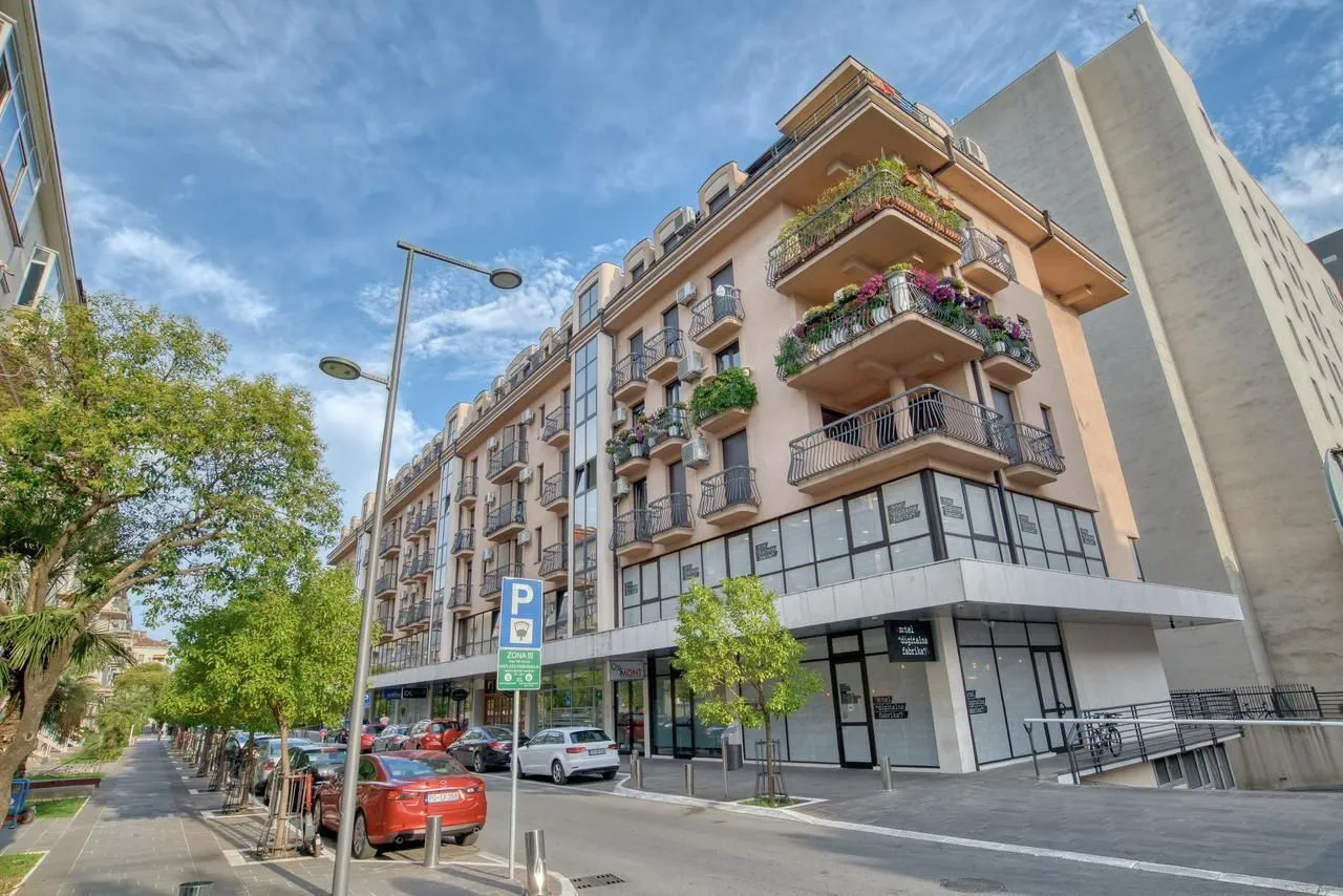 Izdavanje, stan, 90m², Centar, Podgorica
