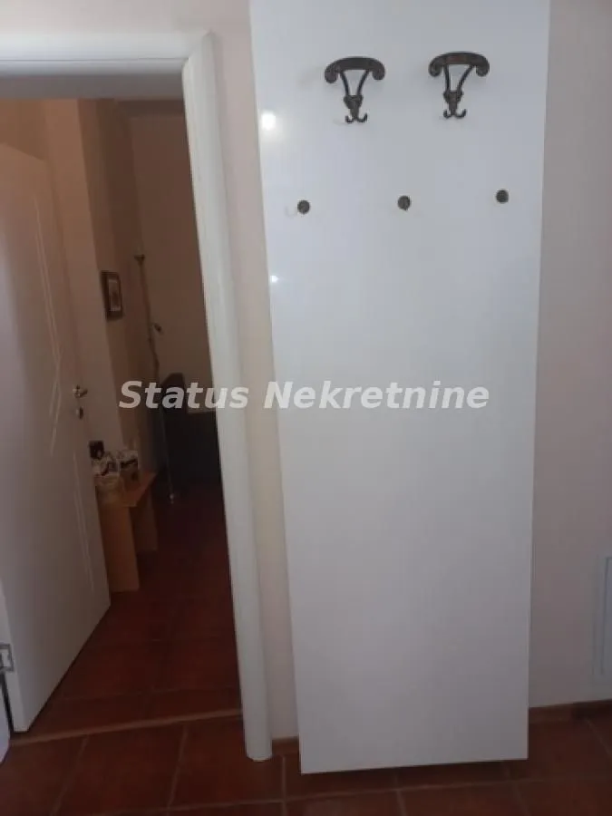 Prodaja, kuća, 170m², Salajka, Novi Sad Sve Podlokacije