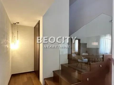 Izdavanje, četvorosoban stan, 240m², Kalenić Pijaca, Vračar Sve Podlokacije - image 16