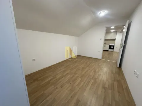 Prodaja, kuća, 73m², Sremska Kamenica, Petrovaradin - image 4