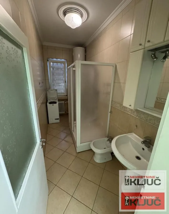 Izdavanje, jednosoban stan, 60m², Spens, Novi Sad Sve Podlokacije