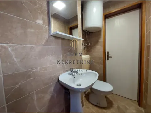 Rent, two bedroom apartment, 80m², Mrčevac, Tivat - image 17