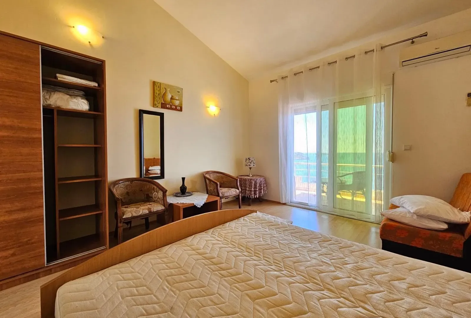 Izdavanje, kuća, 180m², Dobre Vode, Bar