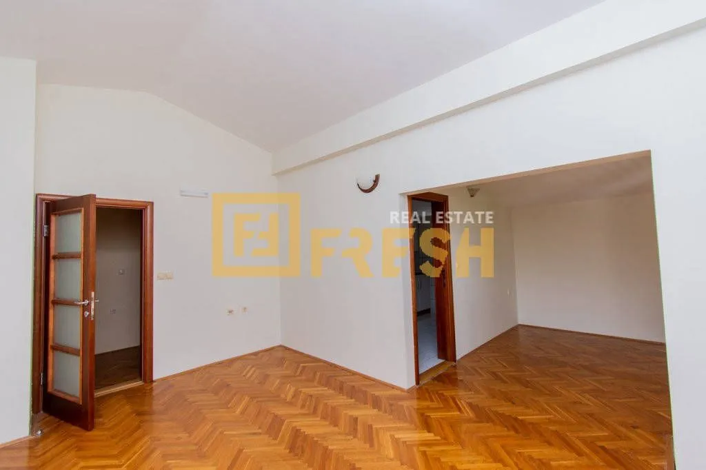 Prodaja, kuća, 600m², Zagorič, Podgorica