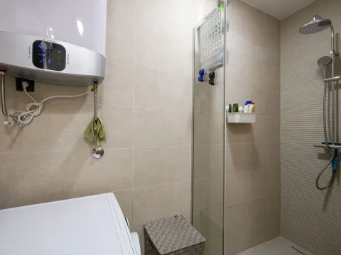 Sale, two bedroom apartment, 70m², Dumidran, Tivat - image 13