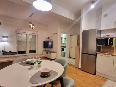 Izdavanje, dvosoban stan, 65m², Rozino, Budva - image 10