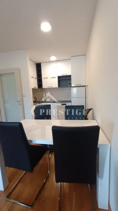 Rent, one bedroom apartment, 45m², City Kej, Podgorica