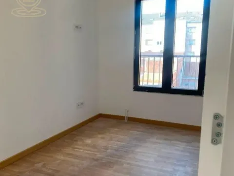 Prodaja, četvorosoban stan, 79m², Medijana, Niš - image 9