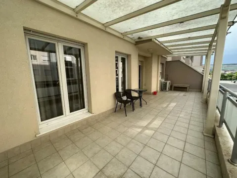 Izdavanje, dvosoban stan, 80m², City Kvart, Podgorica - image 12