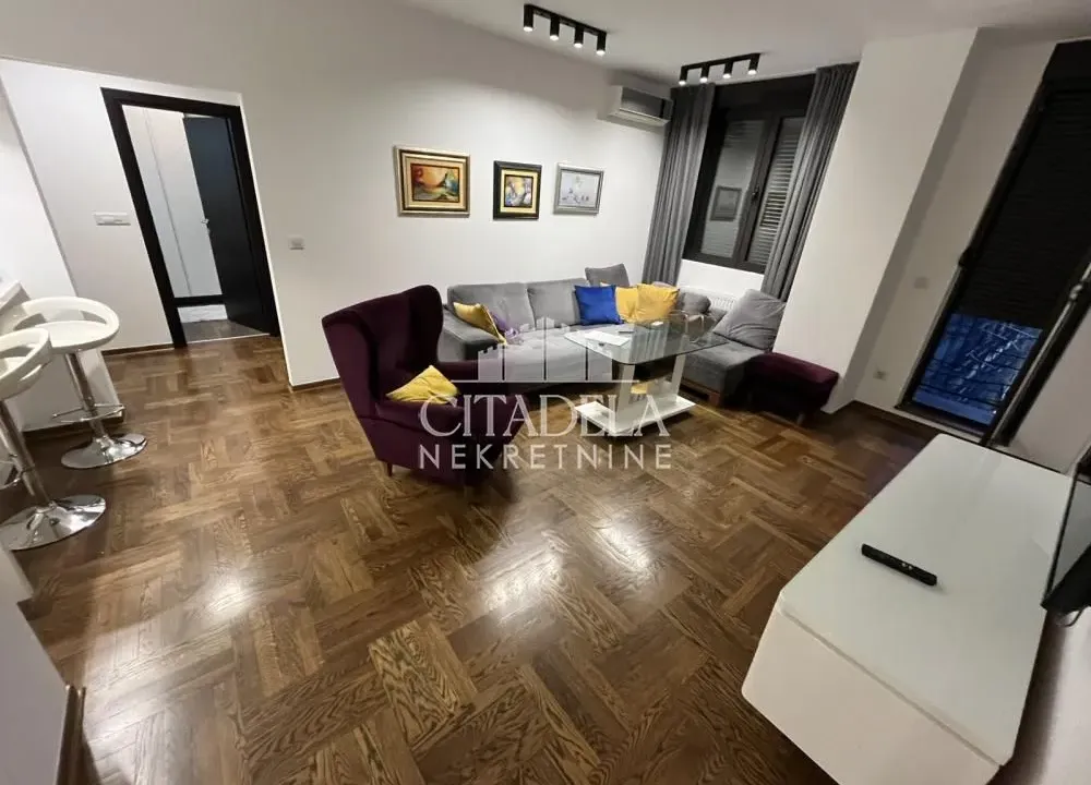 Izdavanje, trosoban stan, 67m², Zvezdara Sve Podlokacije, Beograd