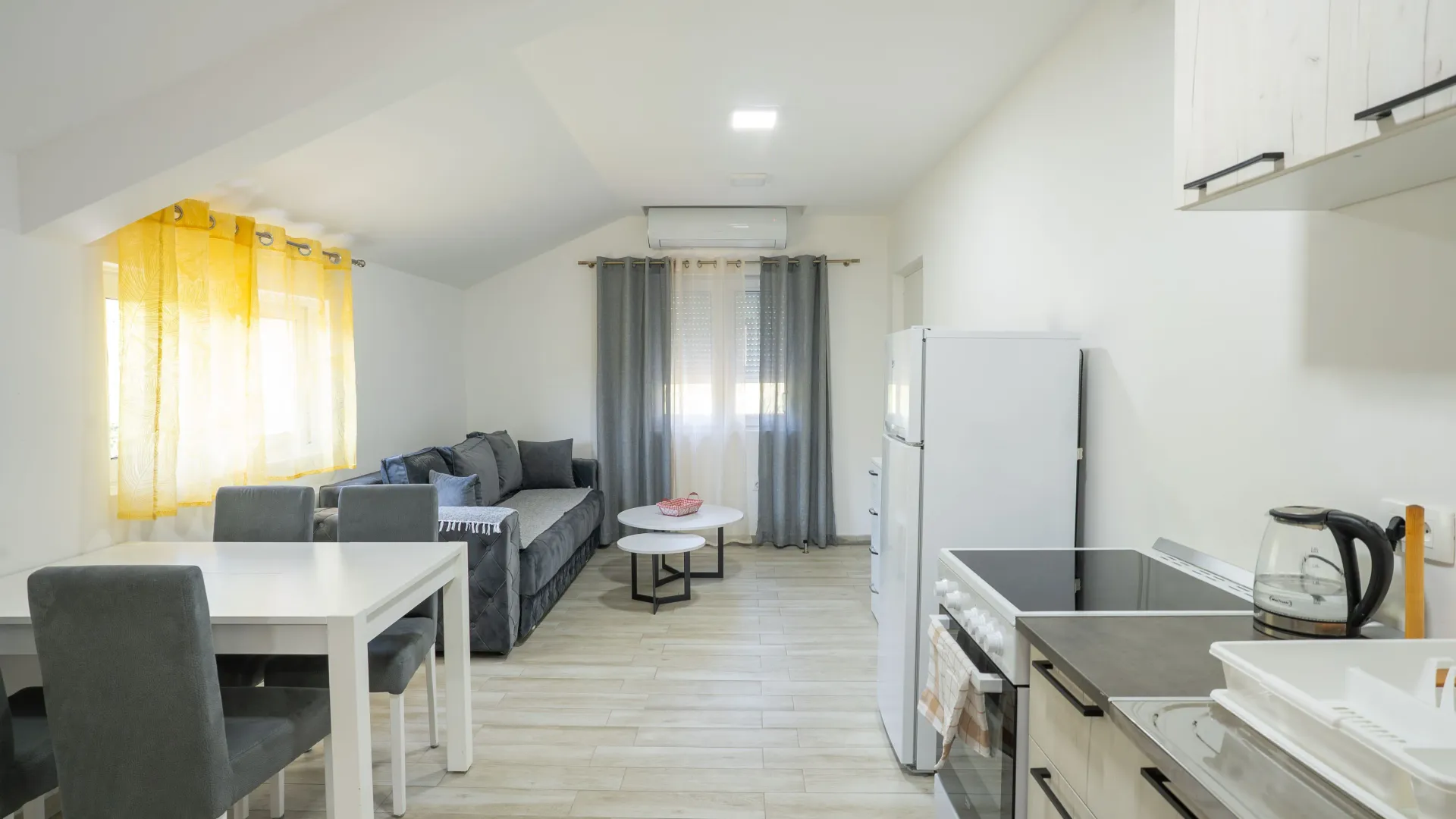Rent, one bedroom apartment, 40m², Radanovići, Kotor