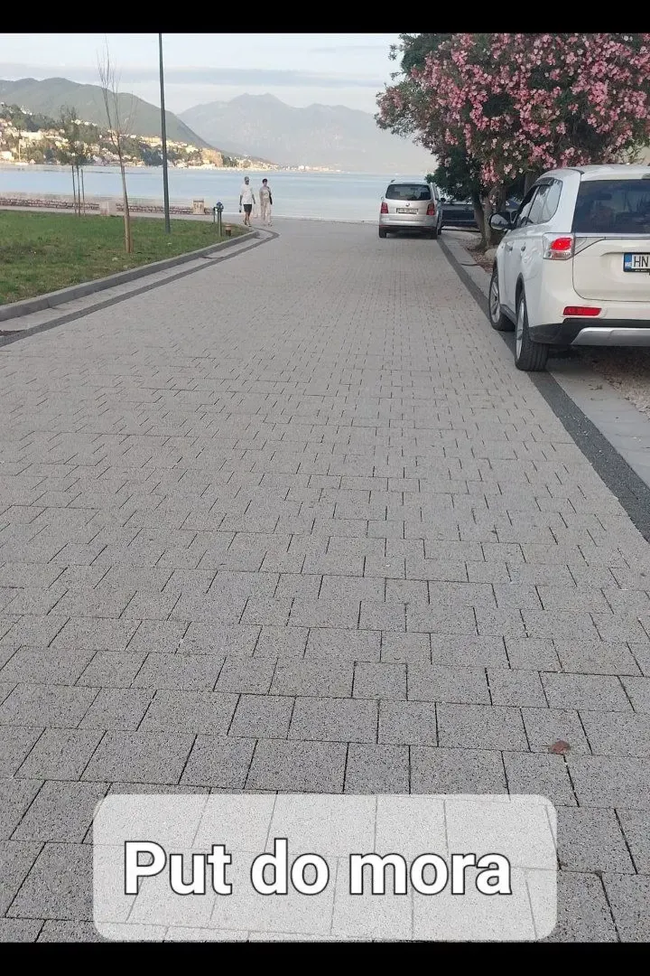Izdavanje, dvosoban stan, 47m², Igalo, Herceg Novi