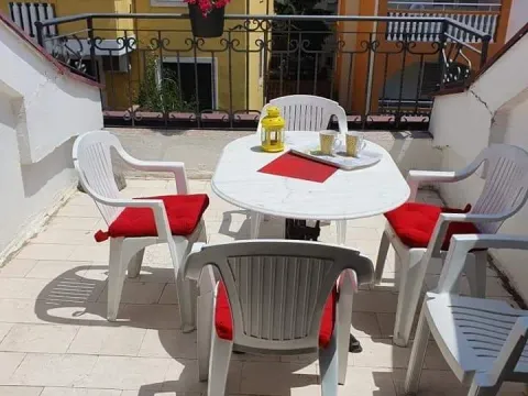 Rent, three bedroom apartment, 90m², Budva, Crna Gora - image 7