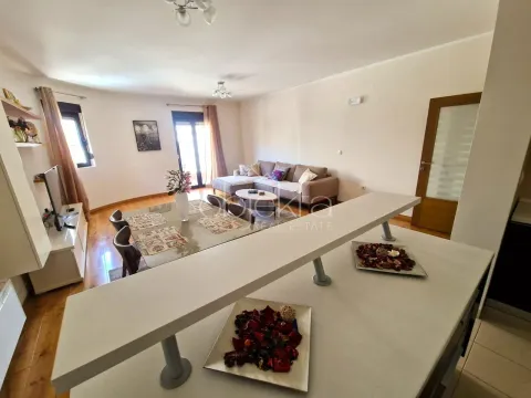 Rent, apartment, 100m², Tivat, Crna Gora - image 4