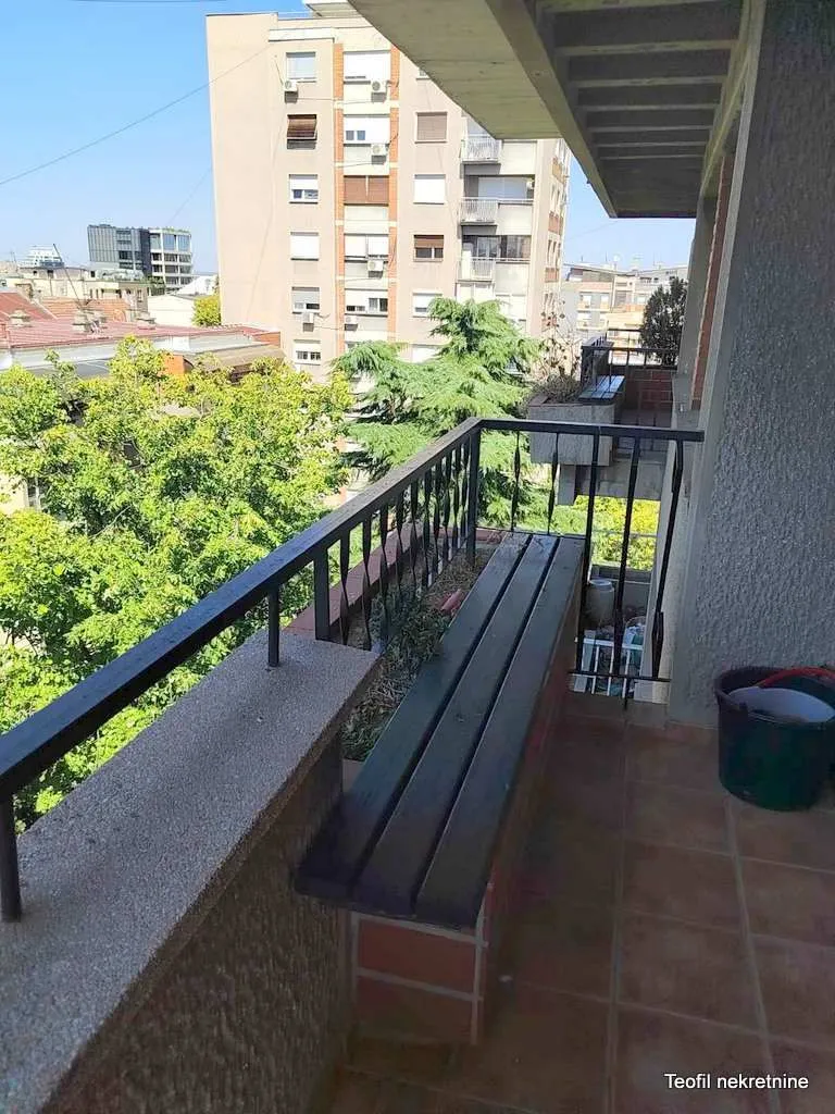 Sale, four bedroom apartment, 107m², Kalenić Pijaca, Vračar Sve Podlokacije