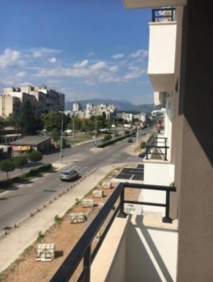 Izdavanje, jednosoban stan, 45m², Tuški Put, Podgorica