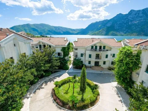 Sale, three bedroom apartment, 130m², Risan, Kotor - image 2