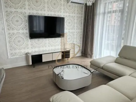 Izdavanje, trosoban stan, 83m², Savski Venac, Beograd - image 2