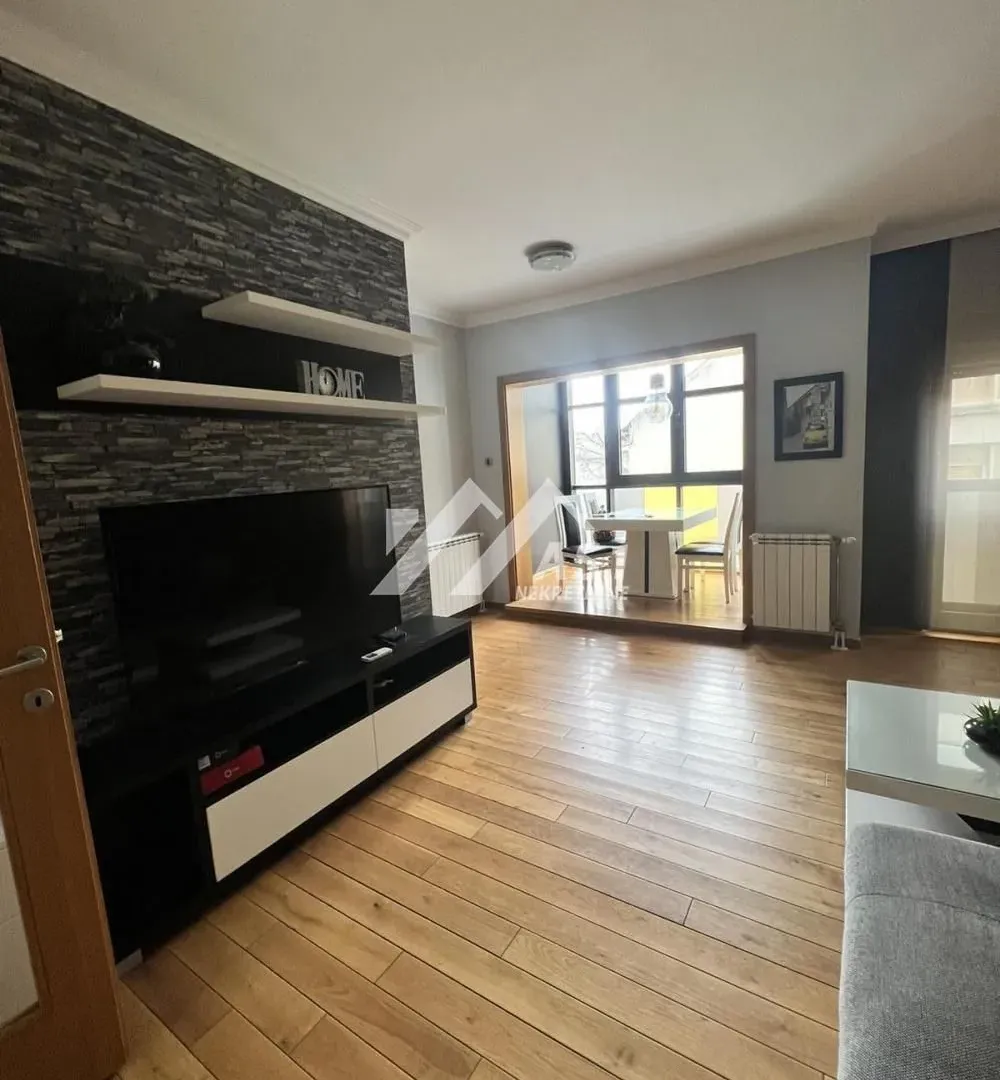 Izdavanje, trosoban stan, 65m², Novi Sad Sve Podlokacije, Novi Sad