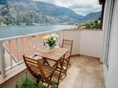 Prodaja, dvosoban stan, 50m², Muo, Kotor - image 5