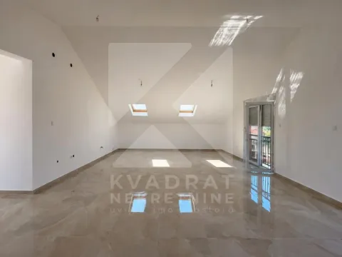 Prodaja, jednosoban stan, 77m², Krivi Most, Podgorica - image 2