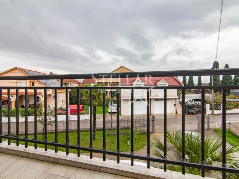 Rent, two bedroom apartment, 70m², Gornja Gorica, Podgorica - image 11