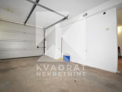 Izdavanje, kuća, 300m², Ibričevina, Podgorica - image 22