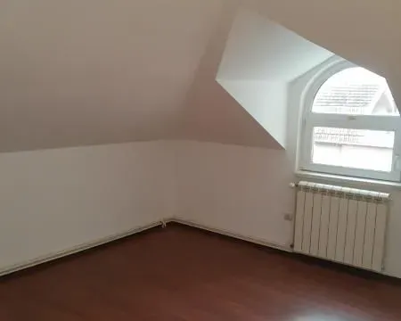 Izdavanje, četvorosoban stan, 180m², Petlovo Brdo, Beograd - image 7