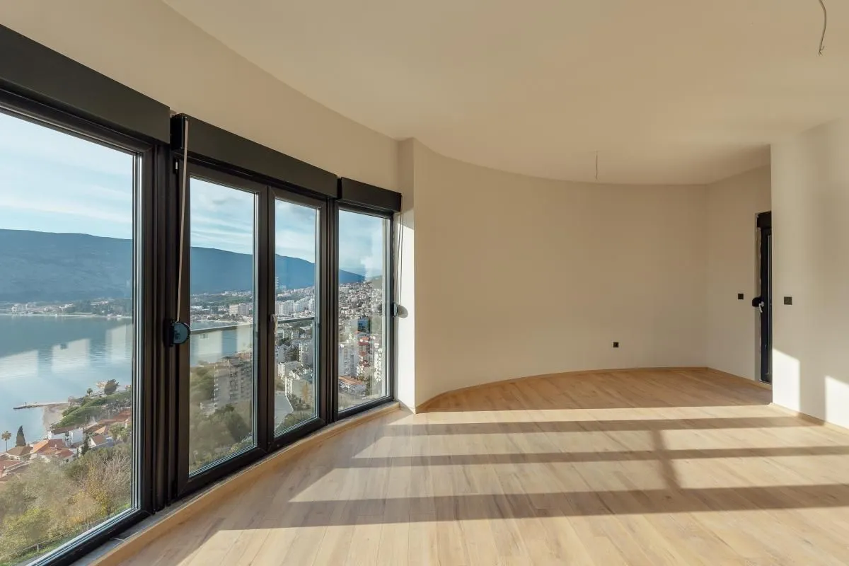 Prodaja, trosoban stan, 119m², Herceg Novi, Crna Gora