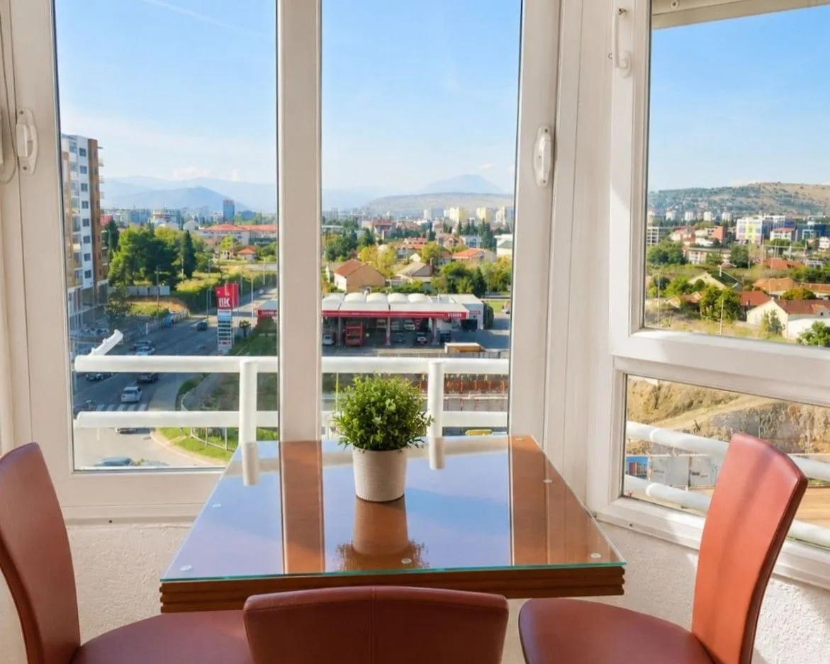 Izdavanje, jednosoban stan, 50m², Stari Aerodrom, Podgorica