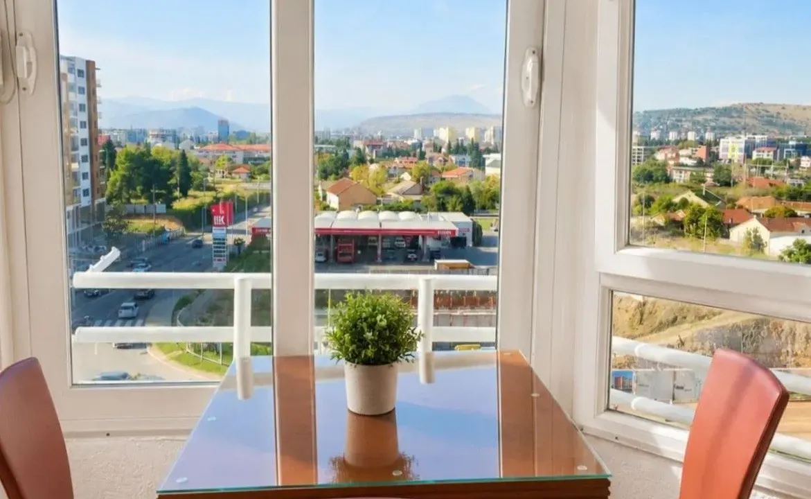 Izdavanje, jednosoban stan, 50m², Stari Aerodrom, Podgorica
